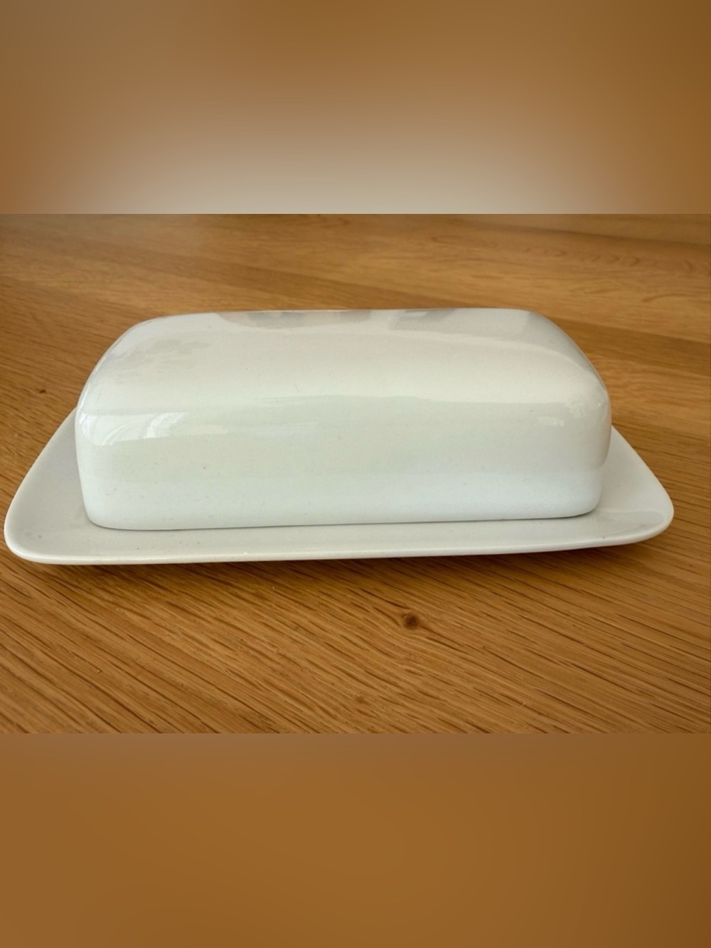 Crate & Barrel NWOT White Porcelain Covered Butter Dish